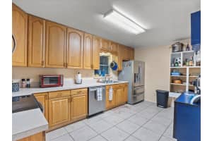 2927 WALNUT STREET, WINTER HAVEN, FL 33881 Sold 01/10/25