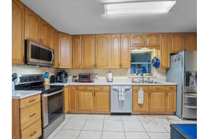 2927 WALNUT STREET, WINTER HAVEN, FL 33881 Sold 01/10/25
