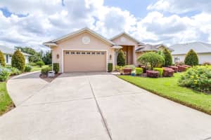 6827 HUNTINGTON HILLS BOULEVARD, LAKELAND, FL 33810 Sold 05/11/25