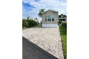 2414 LIMEWOOD AVENUE, CLERMONT, FL 34714 - MLS#MFRL4948148