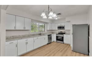 211 LENA VISTA BOULEVARD, AUBURNDALE, FL 33823 Sold 12/05/24