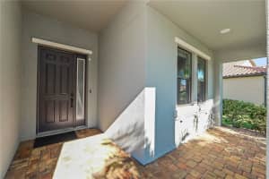 1823 VIA LAGO DRIVE, LAKELAND, FL 33810 Sold 01/09/25