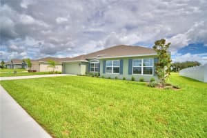 4050 TULLAMORE LANE, AUBURNDALE, FL 33823 - MLS#MFRL4949053