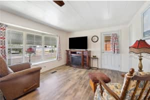 1610 REYNOLDS ROAD, LAKELAND, FL 33801 Sold 08/22/25