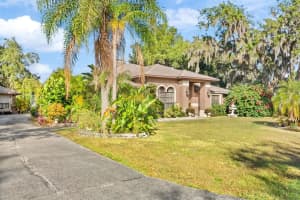 1102 BERKLEY LANE, WINTER HAVEN, FL 33880 Sold 02/14/25