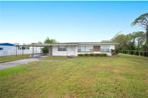 1568 S Lake Shipp Dr, WINTER HAVEN