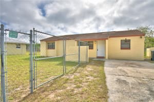 42 QUEENS COURT, FROSTPROOF, FL 33843 Sold 01/31/25