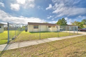 42 QUEENS COURT, FROSTPROOF, FL 33843 Sold 01/31/25