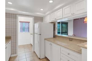 1130 N LAKE PARKER AVENUE, LAKELAND, FL 33805 Sold 03/28/25