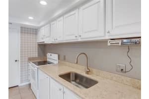1130 N LAKE PARKER AVENUE, LAKELAND, FL 33805 Sold 03/28/25