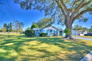 2111 CRYSTAL LAKE DRIVE, LAKELAND, FL 33801 Sold 02/26/25