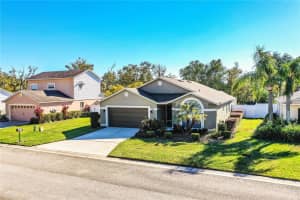 563 EMERALD COVE LOOP, LAKELAND, FL 33813 Sold 02/21/25