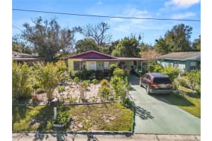 300 AVENUE V NE, WINTER HAVEN, FL 33881 Sold 02/27/25