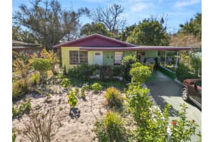 300 AVENUE V NE, WINTER HAVEN, FL 33881 Sold 02/27/25