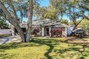 2227 HOWARD WEST AVENUE, WINTER HAVEN, FL 33880 Sold 04/04/25