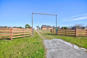 112 Park Land Dr Lake Placid, FL 33852 - Off Market