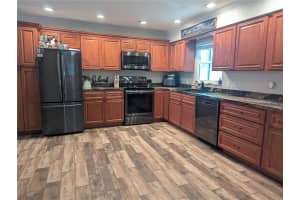 5121 IDLEWOOD LANE, LAKELAND, FL 33811 Sold 03/28/25