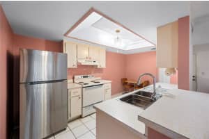 2025 SYLVESTER ROAD, LAKELAND, FL 33803 - MLS#MFRL4950825