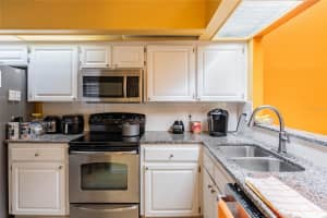 3216 STONEWATER COURT, LAKELAND, FL 33803 Sold 04/15/25