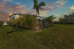 7048 WHITE WILLOW COURT, SARASOTA, FL 34243 - MLS#MFRL4951119