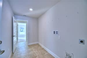 4062 TULLAMORE LANE, AUBURNDALE, FL 33823 Sold 06/02/25