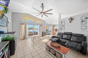 404 EMERALD COVE LOOP, LAKELAND, FL 33813 Sold 05/06/25