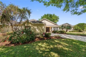 117 JARDIN LANE, WINTER HAVEN, FL 33884 Sold 06/10/25