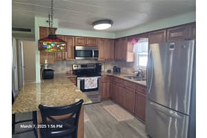 1810 BLUE LAKE DRIVE, LAKELAND, FL 33801 - MLS#MFRL4951340