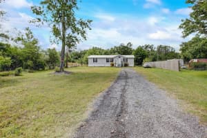 900 SADDLEWOOD BOULEVARD, LAKELAND, FL 33809 Sold 07/09/25