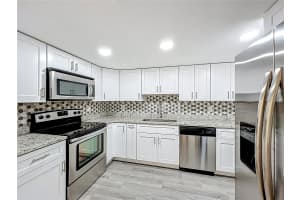 2042 WINDWARD PASS, LAKELAND, FL 33813 - MLS#MFRL4951750