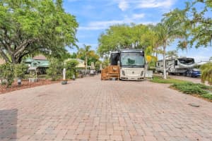 16325 CHERRY TREE COURT, CLERMONT, FL 34714 Sold 04/28/25