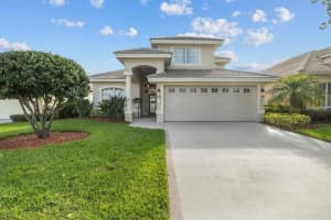 3450 Turnberry Dr, LAKELAND