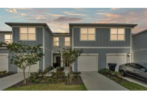 1746 Delightful Dr, DAVENPORT