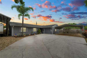 326 GREENWOODS LANE, LAKELAND, FL 33813 Sold 05/15/25