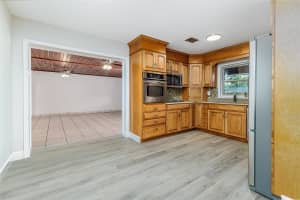 607 YOUNG PLACE, LAKELAND, FL 33803 - MLS#MFRL4952371