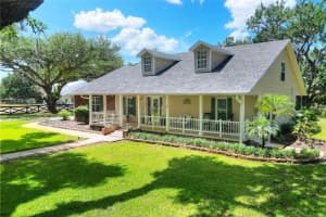 930 COUNTRY OAKS LANE, LAKELAND, FL 33810 Sold 06/09/25