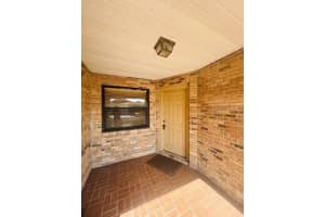 668 JAMAICA CIRCLE, LAKELAND, FL 33803 - MLS#MFRL4952582