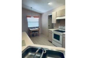 668 JAMAICA CIRCLE, LAKELAND, FL 33803 - MLS#MFRL4952582