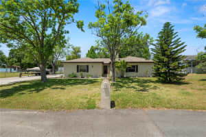2103 SYLVESTER COURT, LAKELAND, FL 33803 Sold 06/02/25