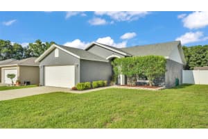 242 KINGS POND AVENUE, WINTER HAVEN, FL 33880 - MLS#MFRL4952729
