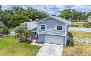 707 LAUREL POINTE COURT, LAKELAND, FL 33813 - MLS#MFRL4952797