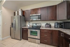 1105 WATERS EDGE DRIVE, LAKELAND, FL 33801 - MLS#MFRL4952873