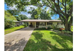 220 PINEHURST DRIVE, AUBURNDALE, FL 33823 - MLS#MFRL4952891