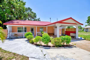 210 JOE HILTON STREET, AVON PARK, FL 33825 Sold 07/04/25
