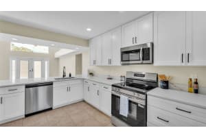 2255 COUPLES DR, LAKELAND, FL 33813 Sold 09/18/25