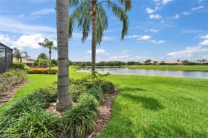 2464 LAUREL GLEN DRIVE, LAKELAND, FL 33803 - MLS#MFRL4953175
