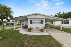 1823 Blue Lake Dr, LAKELAND