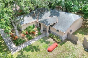 1300 ARIANA WOODS CIRCLE, AUBURNDALE, FL 33823 - MLS#MFRL4953439