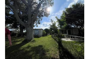 1232 COUNTRY CLUB LANE, LAKELAND, FL 33801 Sold 09/03/25