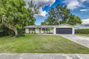 2726 CLEVELAND HEIGHTS BOULEVARD, LAKELAND, FL 33803 - MLS#MFRL4953690